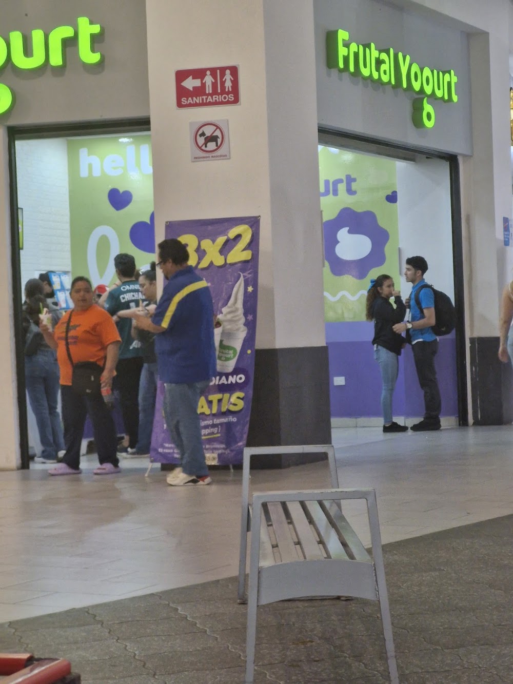 Frutal Yogurt, cafetería en Monterrey, Nuevo León