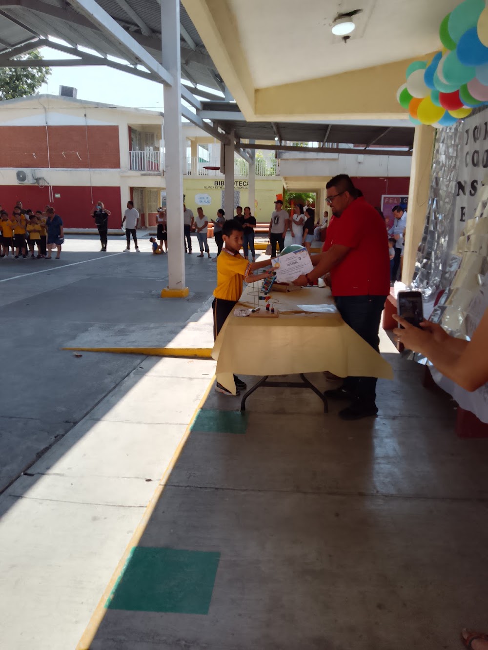 Cooperativa De La Escuela Gloria C. Hinojosa Saenz, cafetería en Guadalupe, Nuevo León