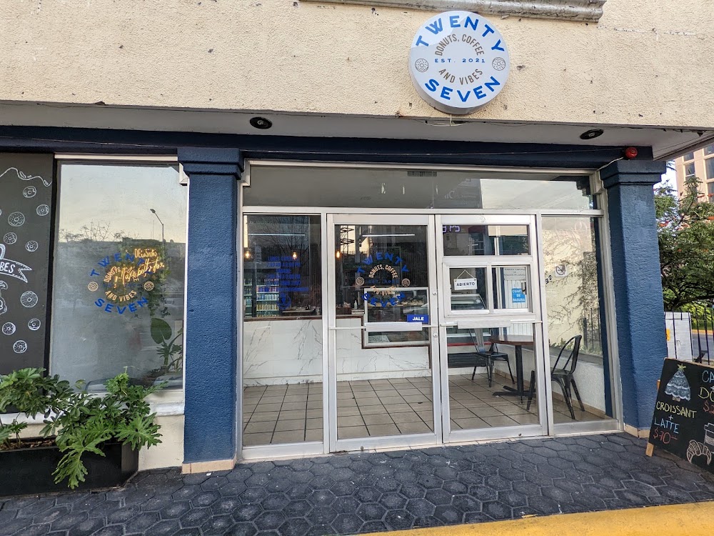 Twenty Seven Donuts Coffee Ands Vibes, cafetería en Guadalajara, Jalisco