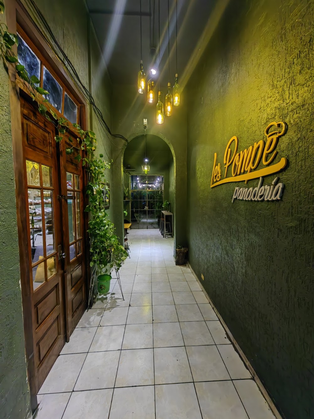 Panaderia La Pompe, cafetería en Monterrey, Nuevo León