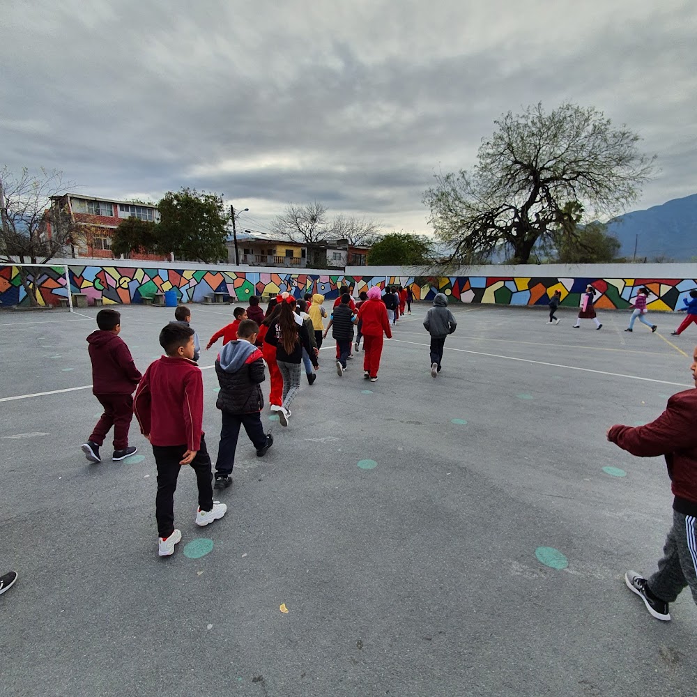 Cooperativa Escuela Primaria Emeterio Lozano, cafetería en Monterrey, Nuevo León