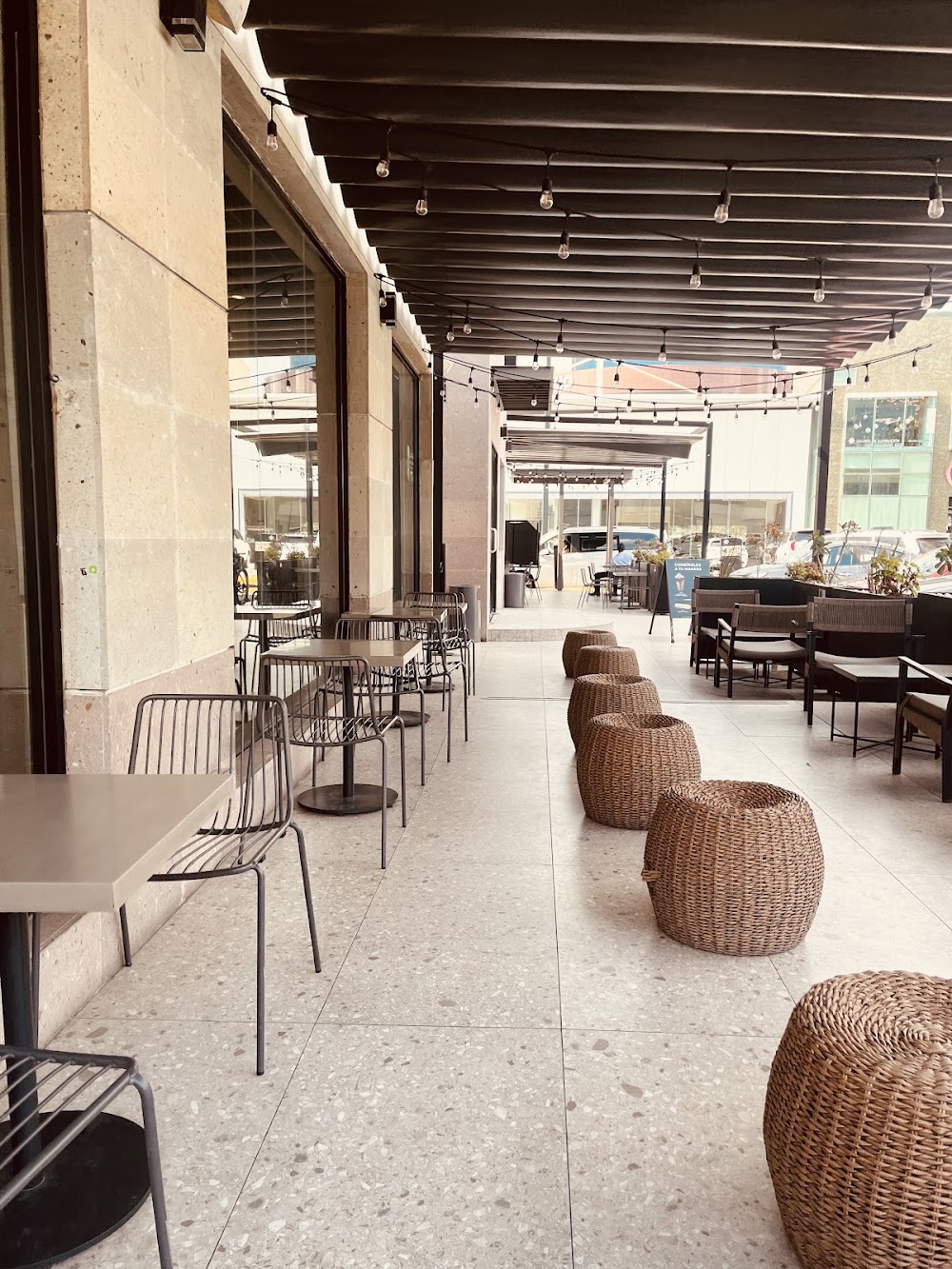 Starbucks Gomez Morin, cafetería en San Pedro Garza García, Nuevo León