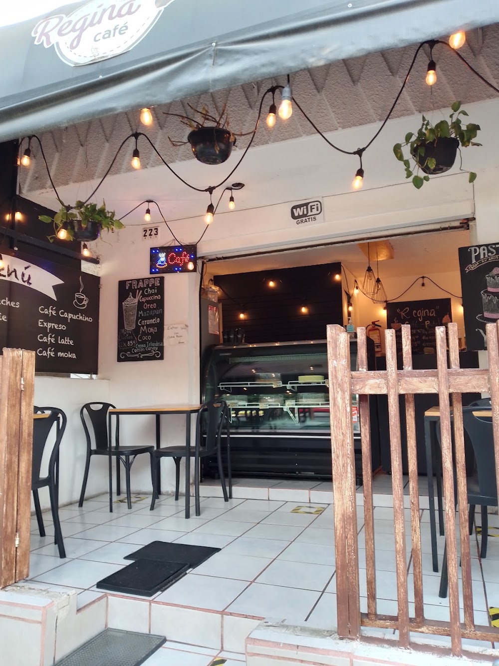 Cafeteria Pasteleria Regina, cafetería en Guadalajara, Jalisco