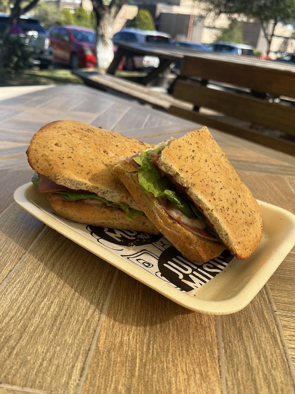 Jucy Music Real Food, cafetería en Monterrey, Nuevo León