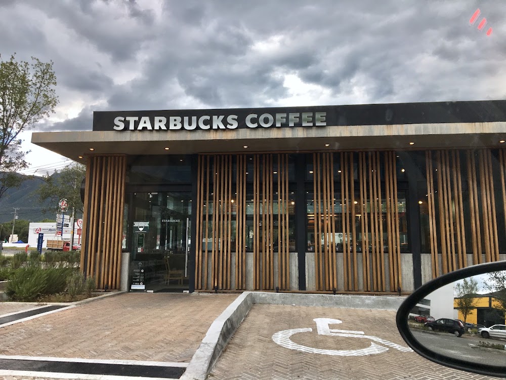 Starbucks Omnia, cafetería en Monterrey, Nuevo León